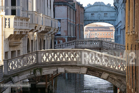 Venezia deserta, nel primo pomeriggio, nei luoghi topici dell’overtourism, domenica 15 marzo 2020. ©Andrea Merola/Rosebud2