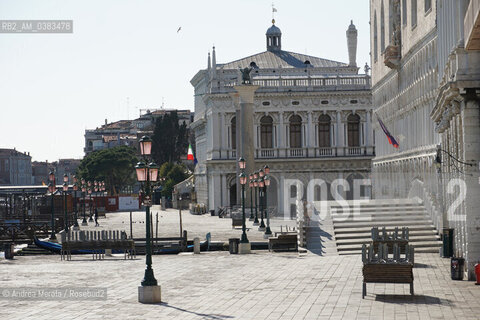 Venezia deserta, nel primo pomeriggio, nei luoghi topici dell’overtourism, domenica 15 marzo 2020. ©Andrea Merola/Rosebud2