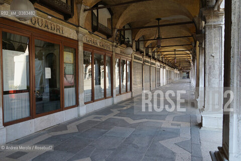 Venezia deserta, nel primo pomeriggio, nei luoghi topici dell’overtourism, domenica 15 marzo 2020. ©Andrea Merola/Rosebud2