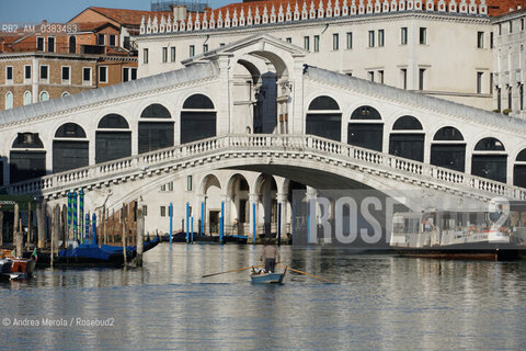 Venezia deserta, nel primo pomeriggio, nei luoghi topici dell’overtourism, domenica 15 marzo 2020. ©Andrea Merola/Rosebud2