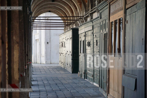 Venezia deserta, nel primo pomeriggio, nei luoghi topici dell’overtourism, domenica 15 marzo 2020. ©Andrea Merola/Rosebud2