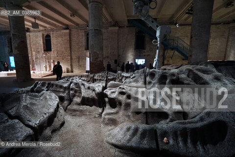 Una panoramica sulle installazioni allestite all’interno delle Corderie, all’Arsenale di Venezia, per la diciassettesima edizione di Biennale Architettura, diretta dall’architetto di origine libanese Hashim Sarkis .sul tema “How will We live Together “.                         . ©Andrea Merola/Rosebud2