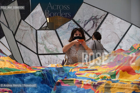 Una panoramica sulle installazioni allestite all’interno del Padiglione Centrale, ai Giardini di Castello, per la diciassettesima edizione di Biennale Architettura, diretta dall’architetto di origine libanese Hashim Sarkis .sul tema “How will We live Together “, a Venezia dal 22 maggio al 21 novembre 2021.                        . ©Andrea Merola/Rosebud2