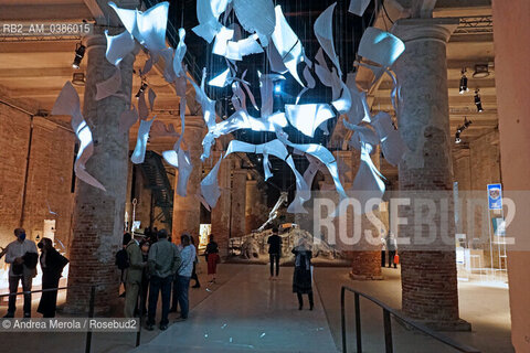 Una panoramica sulle installazioni allestite all’interno delle Corderie, all’Arsenale di Venezia, per la diciassettesima edizione di Biennale Architettura, diretta dall’architetto di origine libanese Hashim Sarkis .sul tema “How will We live Together “, a Venezia dal 22 maggio al 21 novembre 2021.                       . ©Andrea Merola/Rosebud2