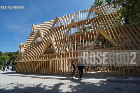 Una panoramica sulle installazioni allestite all’esterno del Padiglione USA, ai Giardini di Castello, per la diciassettesima edizione di Biennale Architettura, diretta dall’architetto di origine libanese Hashim Sarkis .sul tema “How will We live Together “, a Venezia dal 22 maggio al 21 novembre 2021.                        . ©Andrea Merola/Rosebud2