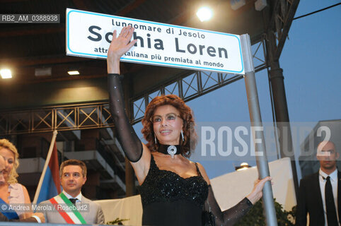 L’ attrice italiana Sofia Loren alla cerimonia per la dedica del suo nome al lungomare di Jesolo, 16 luglio 2009. ©Andrea Merola/Rosebud2