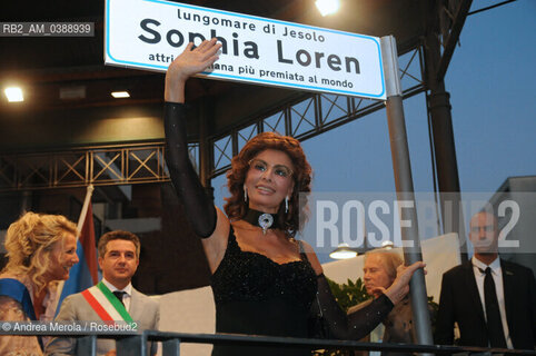 L’ attrice italiana Sofia Loren alla cerimonia per la dedica del suo nome al lungomare di Jesolo, 16 luglio 2009. ©Andrea Merola/Rosebud2