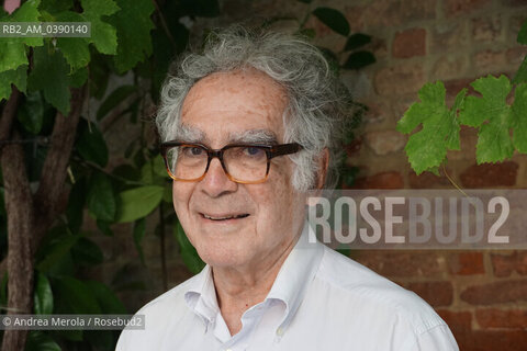 Lo storico italiano Carlo Ginzburg in una pausa del festival di letteratura Incroci di Civiltà a Venezia, 25 maggio 2022. ©Andrea Merola/Rosebud2