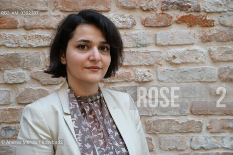 La scrittrice e giornalista iraniana Nasim Marashi al Festival Internazionale di Letteratura “Incroci di Civiltà”, sedicesima edizione, Venezia 30 marzo 2023. ©Andrea Merola/Rosebud2