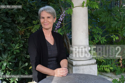 La scrittrice Silvia Ballestra ( “ La Sibilla. Vita di Joyce Lussu “, Laterza) posa durante una pausa dell’incontro con gli autori finalisti del Premio Letterario Campiello 2023, all’hotel Ausonia al Lido di Venezia, 27 luglio 2023. ©Andrea Merola/Rosebud2