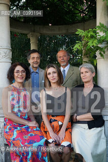 Incontro con gli autori finalisti del Premio Letterario Campiello 2023, all’hotel Ausonia del Lido di Venezia, 27 luglio 2023: in piedi da sx a dx: Tommaso Pincio (“ Diario di un’estate marziana “ , Perrone editore) e Filippo Tuena ( “ In cerca di Pan “, Nottetempo): sedute da sx a dx: Benedetta Tobagi ( “ La Resistenza delle donne “, Einaudi ), Marta Cai ( “ Centomilioni “, Einaudi ) e Silvia Ballestra ( “ La Sibilla, vita di Joyce Lussu “, Laterza ) . ©Andrea Merola/Rosebud2