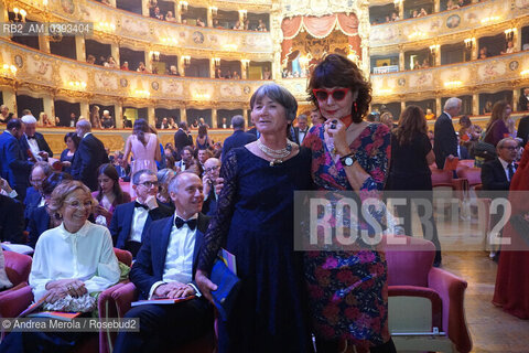 Da sx a dx: Emanuela Bassetti ( Marsilio ) e Elisabetta Sgarbi ( La Nave di Teseo ) nella platea del  Gran Teatro La Fenice, per la cerimonia di  premiazione del Premio Letterario Campiello, Venezia 16 settembre 2023. ©Andrea Merola/Rosebud2