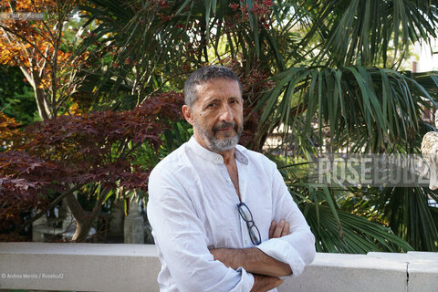 Antonio Franchini, autore finalista alla 62° edizione del premio letterario Campiello col romanzo “ Il fuoco che ti porti dentro “ (Marsilio), in una pausa dell’Incontro con gli Autori finalisti all’hotel Ausonia, Venezia 28 luglio 2024. ©Andrea Merola/Rosebud2