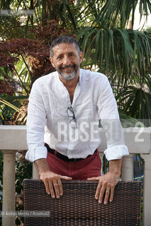 Antonio Franchini, autore finalista alla 62° edizione del premio letterario Campiello col romanzo “ Il fuoco che ti porti dentro “ (Marsilio), in una pausa dell’Incontro con gli Autori finalisti all’hotel Ausonia, Venezia 28 luglio 2024. ©Andrea Merola/Rosebud2