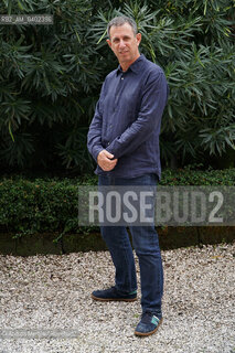 Lo scrittore israeliano Assaf Gavron ha presentato il suo ultimo lavoro “Seguendo le tracce” (Giuntina) al festival di letteratura PordenoneLegge, Pordenone 17 settembre 2026. ©Andrea Merola/Rosebud2