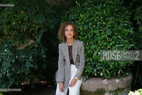 La scrittrice francese di origine marocchina Leila Slimani ha presentato il suo ultimo lavoro “Porterò il fuoco” (La Nave di Teseo), al festival letterario PordenoneLegge, Pordenone 20 settembre 2026. ©Andrea Merola/Rosebud2