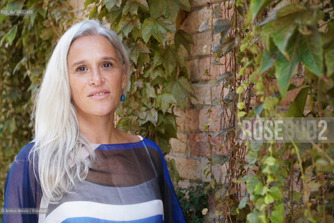 La scrittrice Valeria Parrella, finalista con “La ragazzina” (Feltrinelli) alla 64* edizione del  Premio Letterario Campiello,  poco prima dell’incontro con i lettori, nella Biblioteca dell’Archivio Storico della Biennale di Venezia, Venezia 21 settembre 2026. ©Andrea Merola/Rosebud2