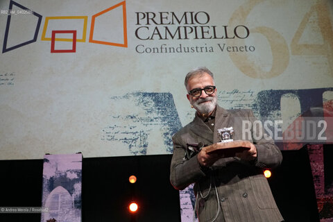 Lo scrittore Marcello Fois, vincitore con “L’immensa distrazione” (Einaudi) della 64* edizione del  Premio Letterario Campiello, Venezia 3 ottobre 2026. ©Andrea Merola/Rosebud2