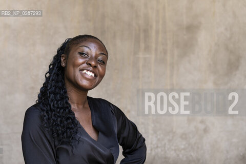 Mantova, Italia, Settembre 2021. La scrittrice Anna Osei a Festivaletteratura 2021 per presentare il suo novo libro Sotto lo stesso sole edito da Mondadori. - Mantua, Italy, September 2021. The writer Anna Osei at Festivaletteratura 2021.