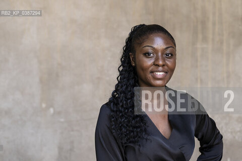 Mantova, Italia, Settembre 2021. La scrittrice Anna Osei a Festivaletteratura 2021 per presentare il suo novo libro Sotto lo stesso sole edito da Mondadori. - Mantua, Italy, September 2021. The writer Anna Osei at Festivaletteratura 2021.