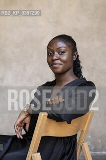 Mantova, Italia, Settembre 2021. La scrittrice Anna Osei a Festivaletteratura 2021 per presentare il suo novo libro Sotto lo stesso sole edito da Mondadori. - Mantua, Italy, September 2021. The writer Anna Osei at Festivaletteratura 2021.