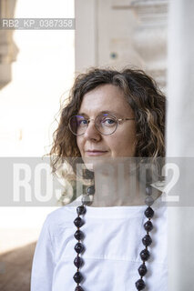 Mantova, Italia, Settembre 2021. La professoressa e scrittrice Fernanda Alfieri a Festivaletteratura 2021 per presentare il suo ultimo lavoro Veronica e il diavolo edito da Einaudi. - Mantua, Italy, September 2021. The professor and writer Fernanda Alfieri at Festivaletteratura 2021.