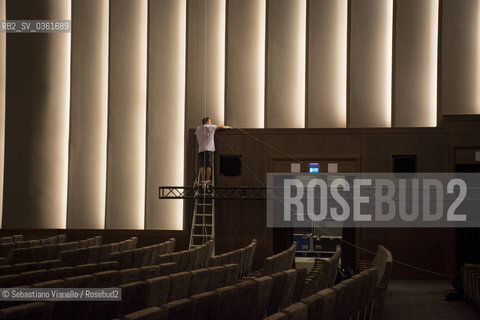 Venezia, 26 agosto 2017 - 74ma Mostra del Cinema. La Sala Grande durante i lavori di allestimento ©Sebastiano Vianello/Rosebud2