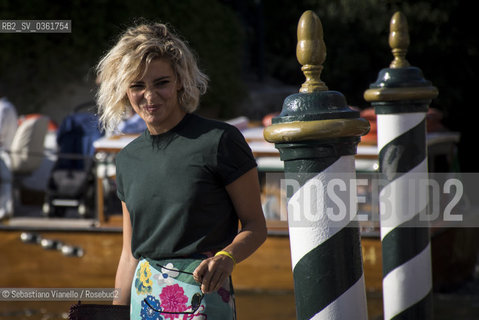 Venezia, 29 agosto 2017. Lattrice Jasmine Trinca, membro della giuria del Festival del Cinema di Venezia, al suo arrivo al Lido. ©Sebastiano Vianello/Rosebud2