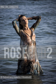 Venezia, 29 agosto 2017. La topmodel brasiliana Isabeli Fontana sulla spiaggia dellHotel Excelsior del Lido di Venezia durante il la Mostra del Cinema. ©Sebastiano Vianello/Rosebud2