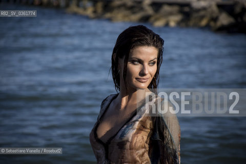 Venezia, 29 agosto 2017. La topmodel brasiliana Isabeli Fontana sulla spiaggia dellHotel Excelsior del Lido di Venezia durante il la Mostra del Cinema. ©Sebastiano Vianello/Rosebud2