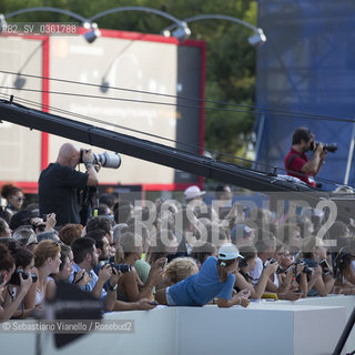 Venezia, 30 agosto 2017. I fans in attesa del passaggio delle stars del sul red carpet della Mostra del Cinema. ©Sebastiano Vianello/Rosebud2