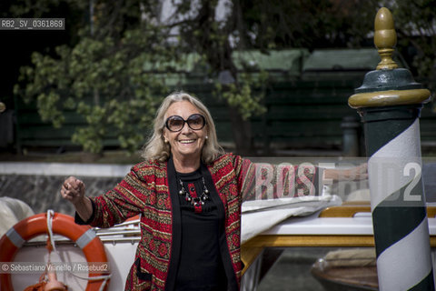 Lido di Venezia, 2 settembre 2017. Lattrice Elena Cotta, già vincitrice della Coppa Volpi nel 2013, arriva al Lido per la presentazione del suo ultimo film Dove cadono le ombre. 201 ©Sebastiano Vianello/Rosebud2