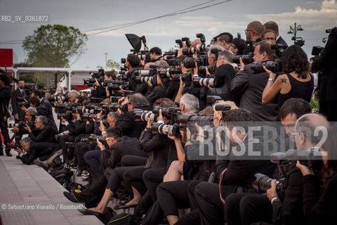 Lido di Venezia, 2 settembre 2017. Fotografi al alvoro sul red carpet della Mostra del Cinema. ©Sebastiano Vianello/Rosebud2