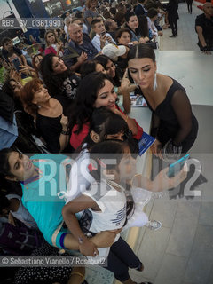 Lido di Venezia, 8 settembre 2017. Lattrice Giulia Salemi sul red carpet della 74a Mostra del Cinema di Venezia. ©Sebastiano Vianello/Rosebud2