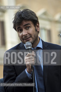 12 ottobre 2017 - Piazza di Montecitorio, Roma. Lonorevole Alessandro Di Battista del Movimento 5 Stelle alla manifestazione del Movimento 5 Stelle contro lapprovazione in parlamento della Legge Elettorale denominata Rosatellum. ©Sebastiano Vianello/Rosebud2