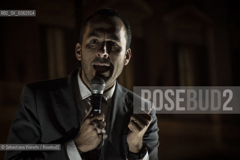 12 ottobre 2017 - Piazza di Montecitorio, Roma. Lonorevole Manlio Di Stefano del Movimento 5 Stelle alla manifestazione del Movimento 5 Stelle contro lapprovazione in parlamento della Legge Elettorale denominata Rosatellum. ©Sebastiano Vianello/Rosebud2