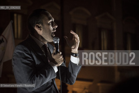 12 ottobre 2017 - Piazza di Montecitorio, Roma. Lonorevole Manlio Di Stefano del Movimento 5 Stelle alla manifestazione del Movimento 5 Stelle contro lapprovazione in parlamento della Legge Elettorale denominata Rosatellum. ©Sebastiano Vianello/Rosebud2