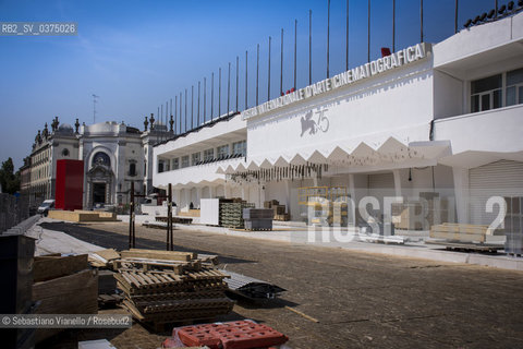 Lido di Venezia, 23 Agosto - 2018. Lesterno del Palazzo del Cinema in allestimento.  ©Sebastiano Vianello/Rosebud2