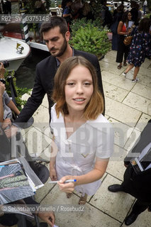 Lido di Venezia, 1 settembre 2018. Lattrice inglese Mia Goth arriva al Lido per la presentazione del film Suspiria di Luca Guadagnino, in concorso alla 75a Mostra del Cinema di Venezia.  ©Sebastiano Vianello/Rosebud2