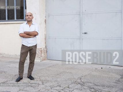 Mantova, Conservatorio Lucio Campiani, Agosto 2017..Il pianista e compositore Daniele Furlati musica dal vivo a pianoforte il film storico “Grand Tour Italiano”..Mantua, Conservatorio Lucio Campiani, august 2017. The pianist and composer Daniele Furlati plays the piano live during the screening of the movie “Grand Tour Italiano”.. ©Luca Righi/KartuPhoto/Rosebud2