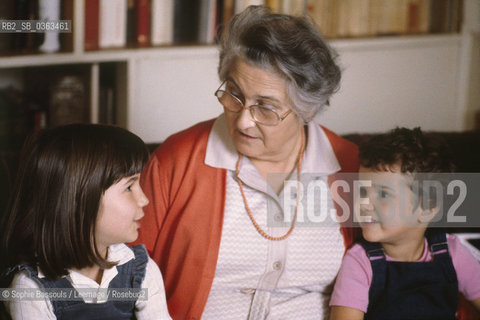 1983, France --- Psychoanalyst Francoise Dolto --- Image by  ©Sophie Bassouls/Leemage/Rosebud2