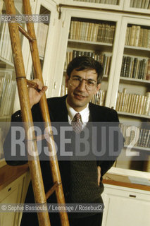 16 Jan 1995 --- TURKISH WRITER ORHAN PAMUK PUBLISHES THE BLACK BOOK  ©Sophie Bassouls/Leemage/Rosebud2