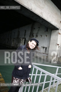 Portrait de Asli Erdogan, photos prises a Saint-Nazaire (Saint Nazaire, France) dans lancienne base des sous-marins allemands, le 21/11/2009  ©Sophie Bassouls/Leemage/Rosebud2