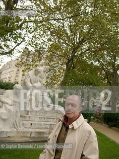 Pierre Assouline, 24 octobre 2005  ©Sophie Bassouls/Leemage/Rosebud2