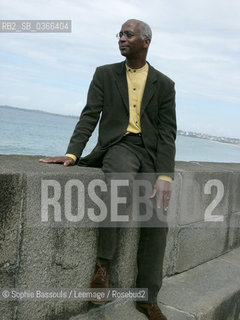 Daniel Maximin, 29 mai 2004  ©Sophie Bassouls/Leemage/Rosebud2