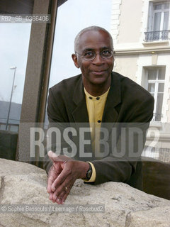 Daniel Maximin, 29 mai 2004  ©Sophie Bassouls/Leemage/Rosebud2