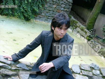 Hitonari Tsuji, 6 octobre 2004  ©Sophie Bassouls/Leemage/Rosebud2