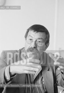 22 May 1989, Paris, France --- German Writer Gunther Grass Speaks During Press Conference  ©Sophie Bassouls/Leemage/Rosebud2