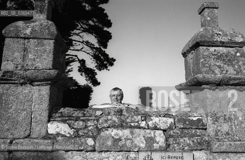 Portrait of Jean Vautrin le 4 juillet 1989  ©Sophie Bassouls/Leemage/Rosebud2