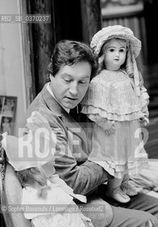 Portrait of Robert Capia at Paris, le 7 octobre 1986  ©Sophie Bassouls/Leemage/Rosebud2